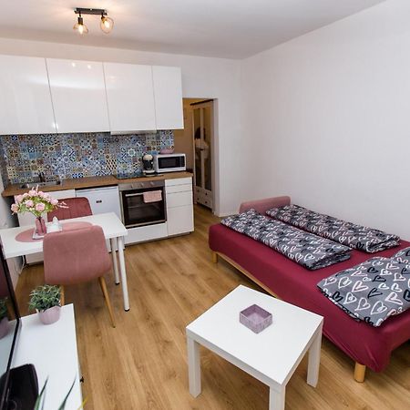 Apartment Near The Ondrej Nepela Winter Stadium Bratislava Exterior foto